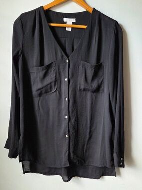 EUC HM CONSCIOUS BLACK V NECK BUTTONED MINIMALIST TOP SIZE 4 / XS - SM